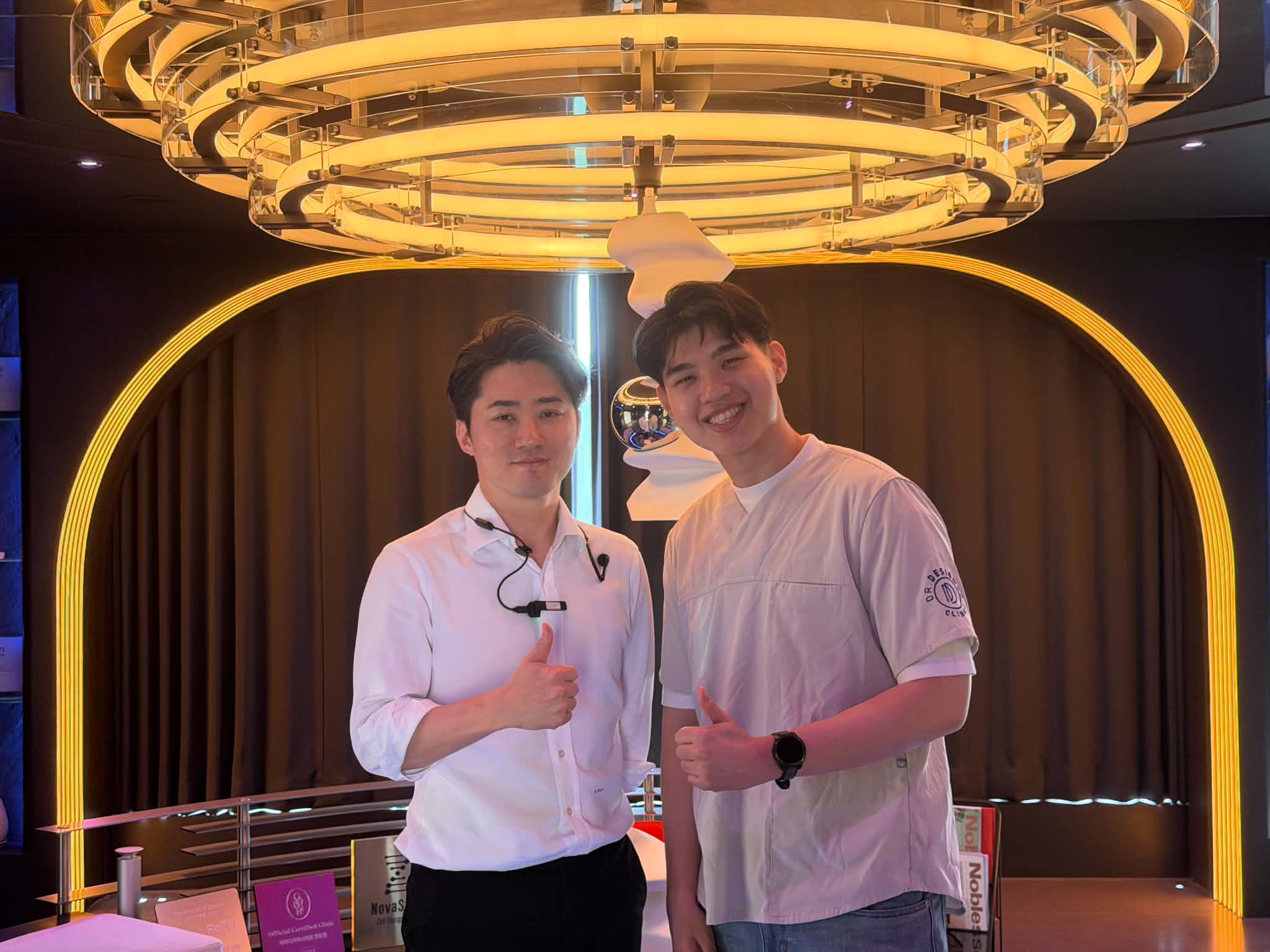 ภาพทีมแพทย์กับเพื่อนร่วมวิชาชีพ